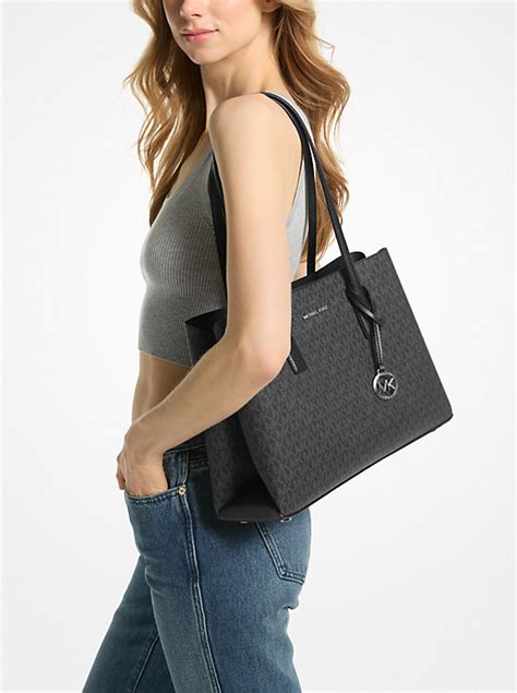 Ruthie Medium Signature Logo Tote Bag .